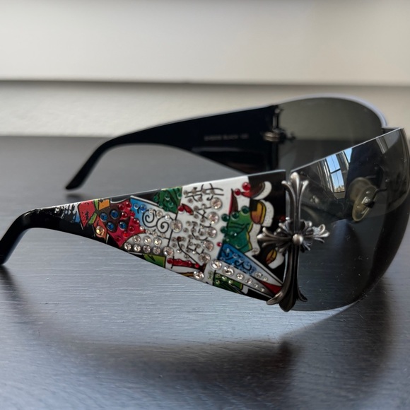 2000s Vintage Ed Hardy Tattoo Shield Sunglasses - Picture 3 of 8